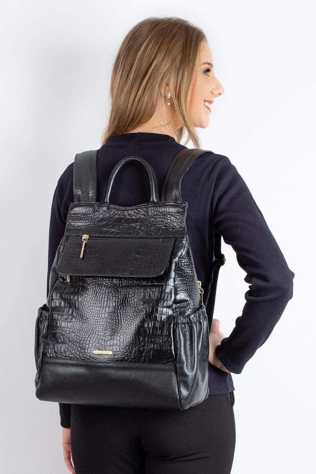 Mochila antifurto de couro croco Suelen - Enluaze