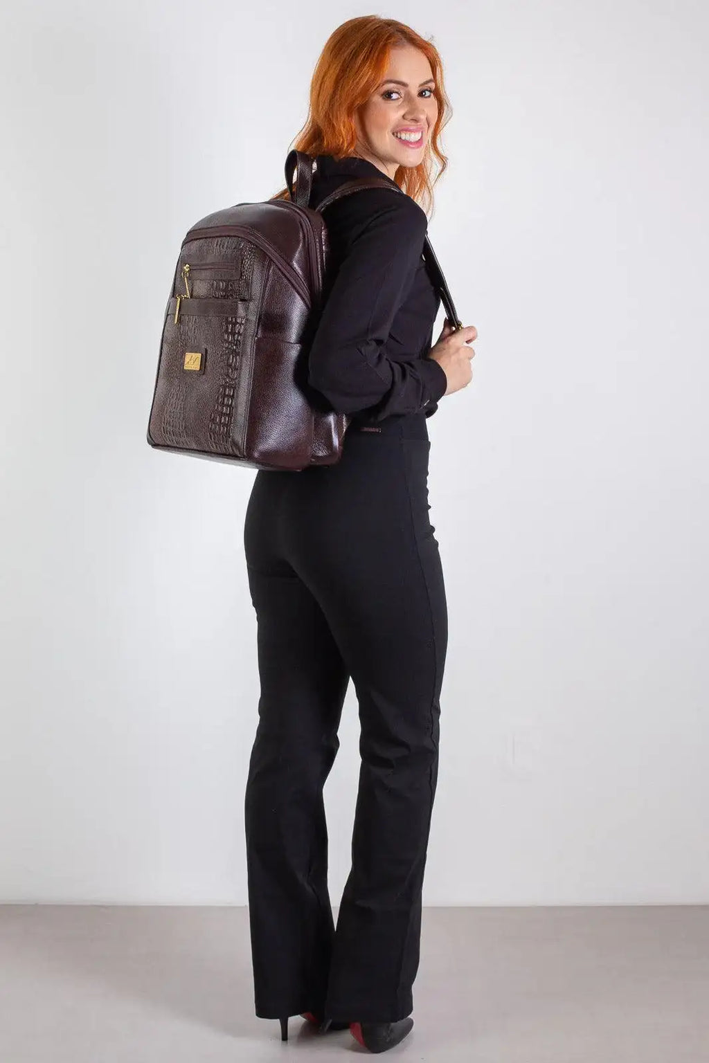 Mochila grande de couro croco Marcela - Enluaze