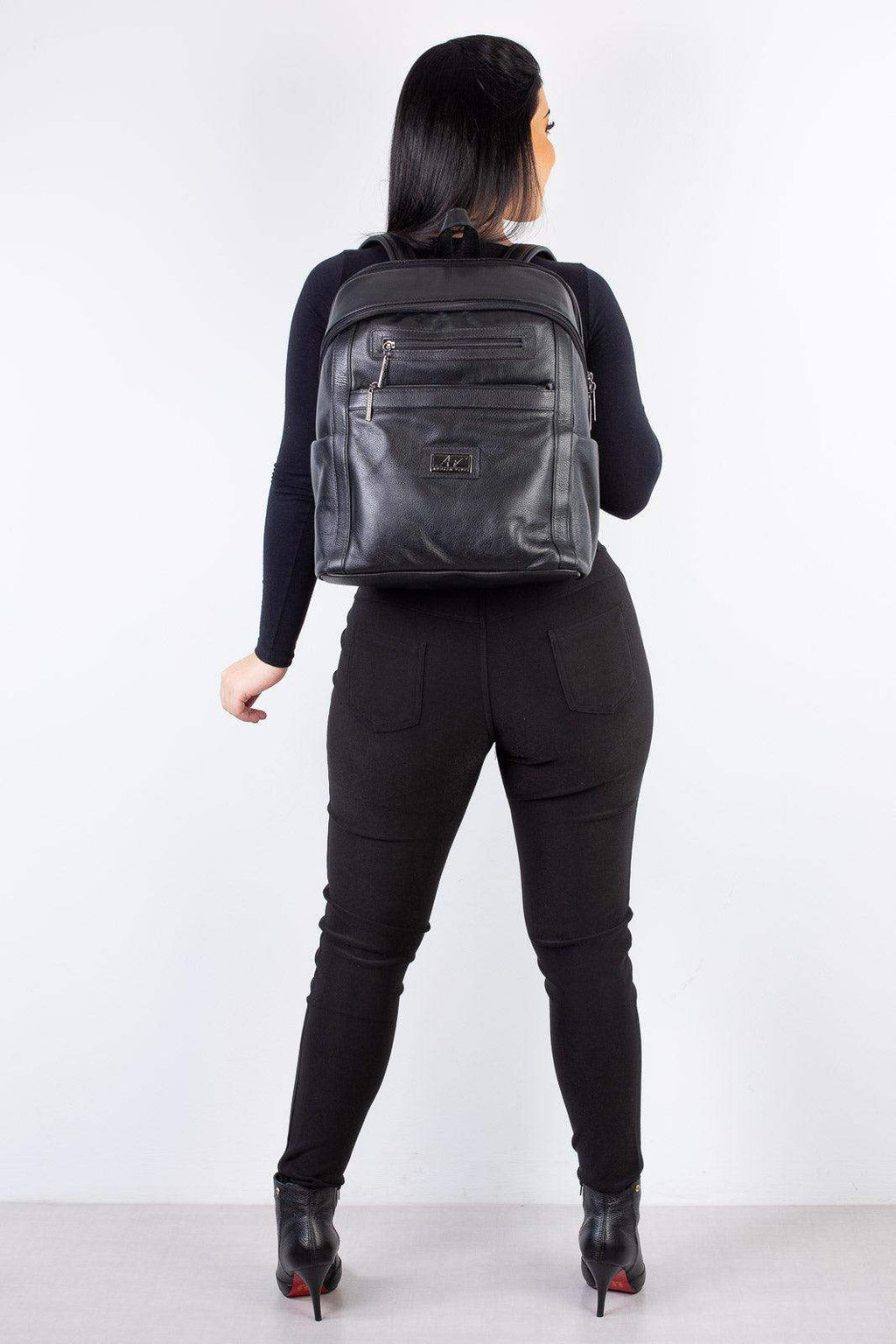 Mochila grande de couro liso metais grafite Marcela - Enluaze