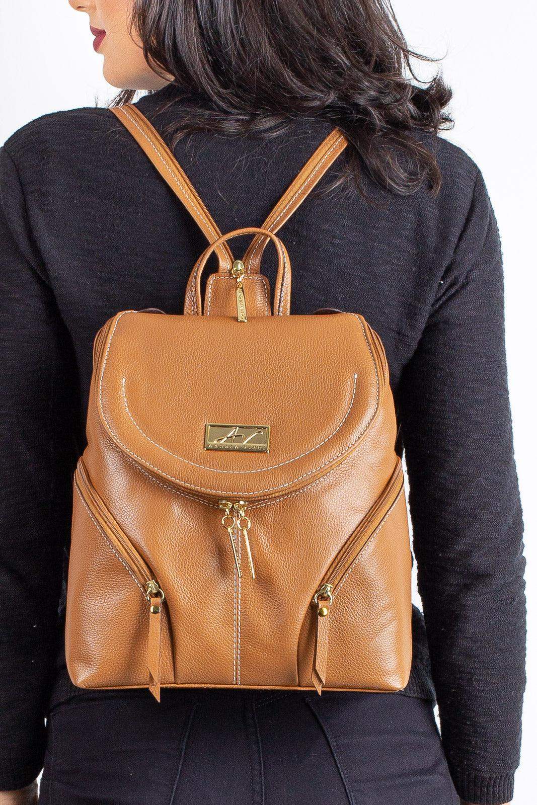 Mochila pequena de couro liso Cecília - Enluaze