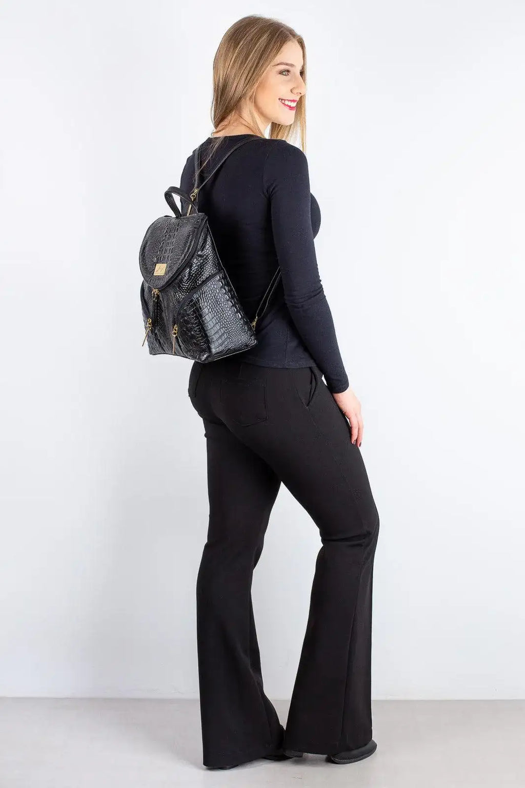 Mochila pequena de couro croco Cecília - Enluaze