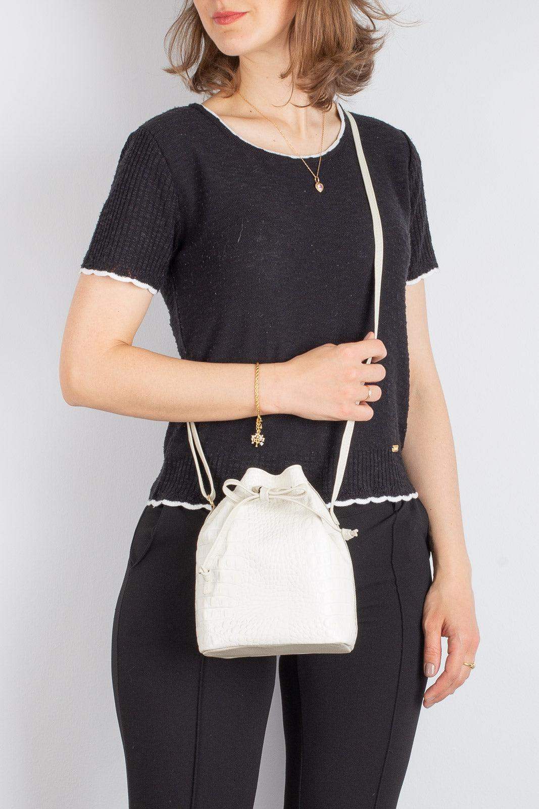 Mini bolsa saco em couro croco Nathy - Enluaze