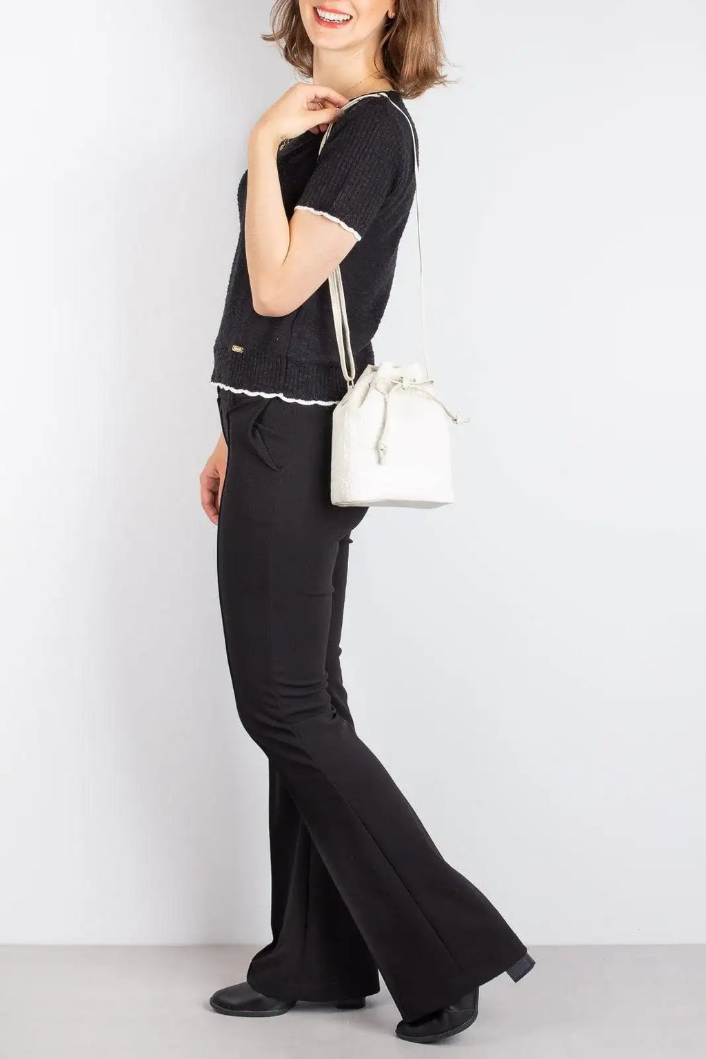 Mini bolsa saco em couro croco Nathy - Enluaze