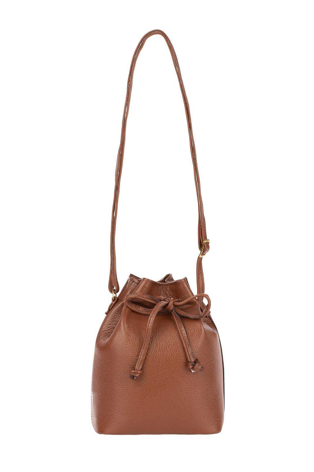 Mini bolsa saco em couro liso Nathy - Enluaze