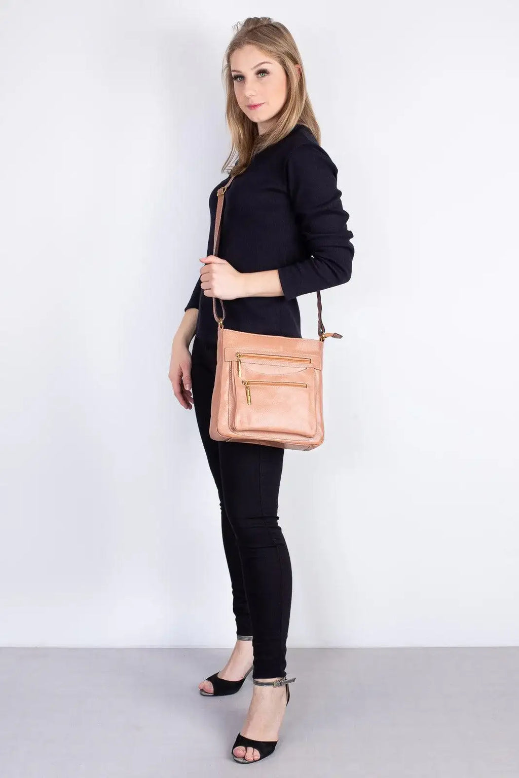 Bolsa tiracolo em couro liso Thais - Enluaze