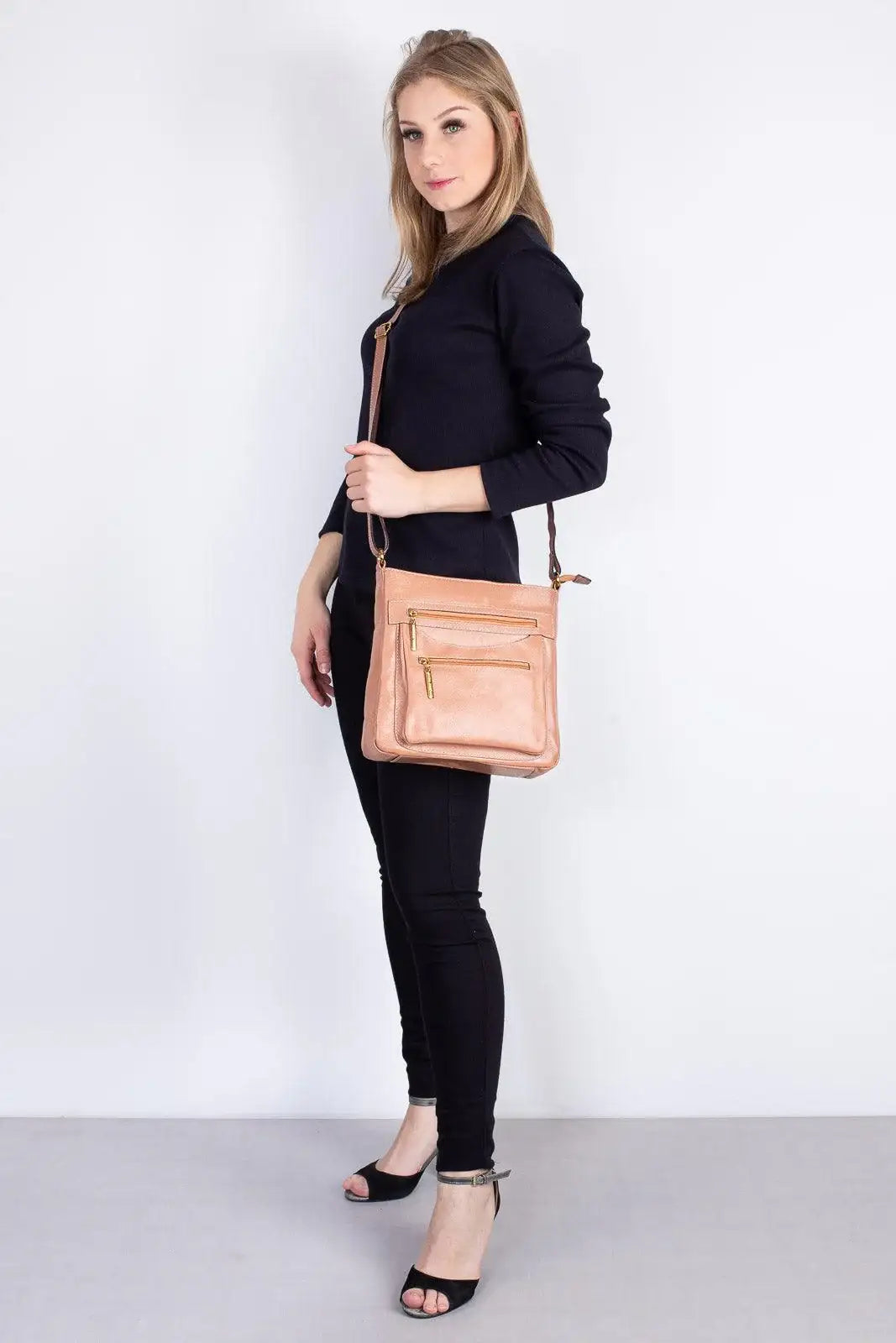 Bolsa tiracolo em couro liso Thais - Enluaze