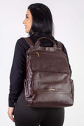 Mochila antifurto grande de couro liso Suzana - Enluaze