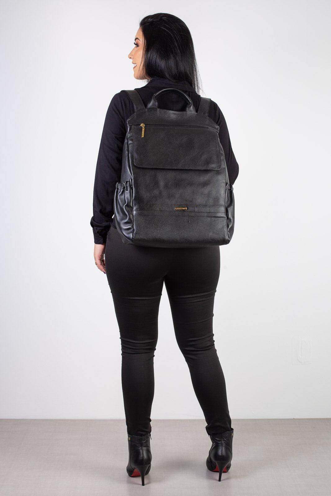 Mochila antifurto grande de couro liso Suzana - Enluaze