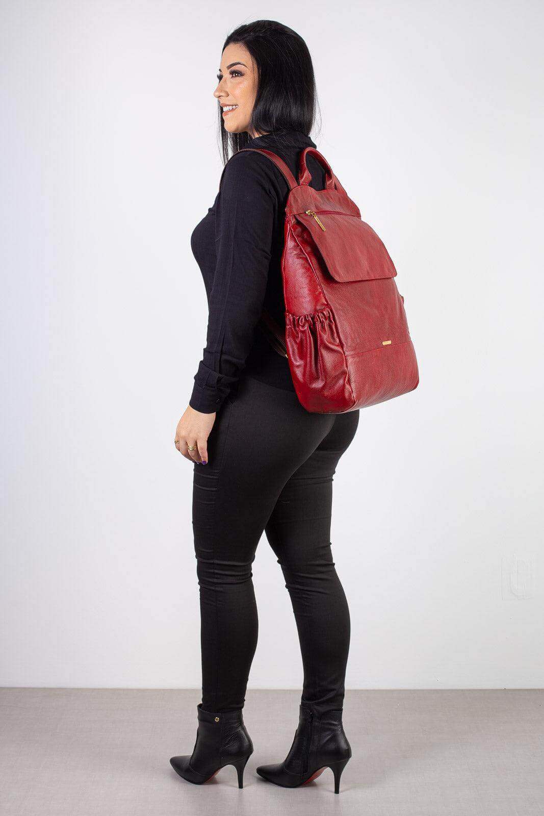 Mochila antifurto grande de couro liso Suzana - Enluaze
