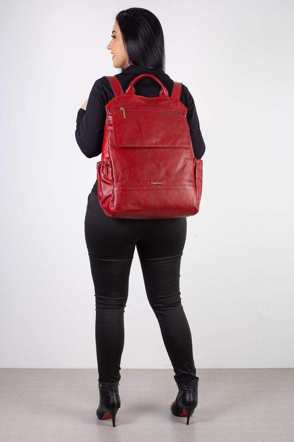 Mochila antifurto grande de couro liso Suzana - Enluaze