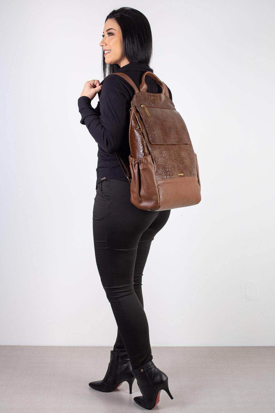 Mochila antifurto grande de couro croco Suzana - Enluaze