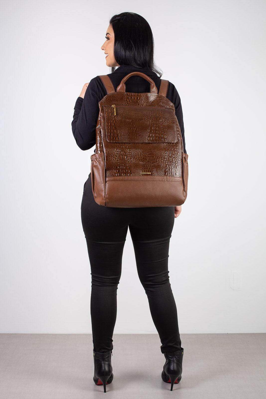 Mochila antifurto grande de couro croco Suzana - Enluaze