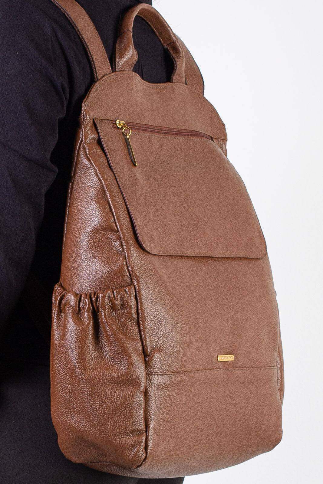 Mochila antifurto grande de couro liso Suzana - Enluaze