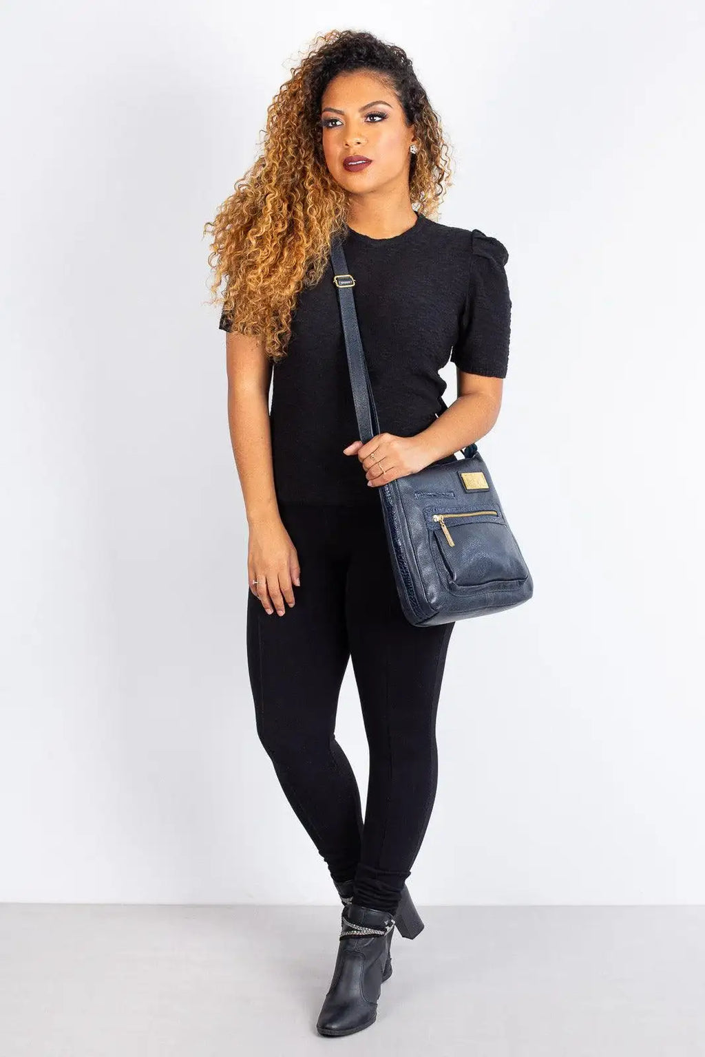 Bolsa tiracolo em couro liso Denise - Enluaze