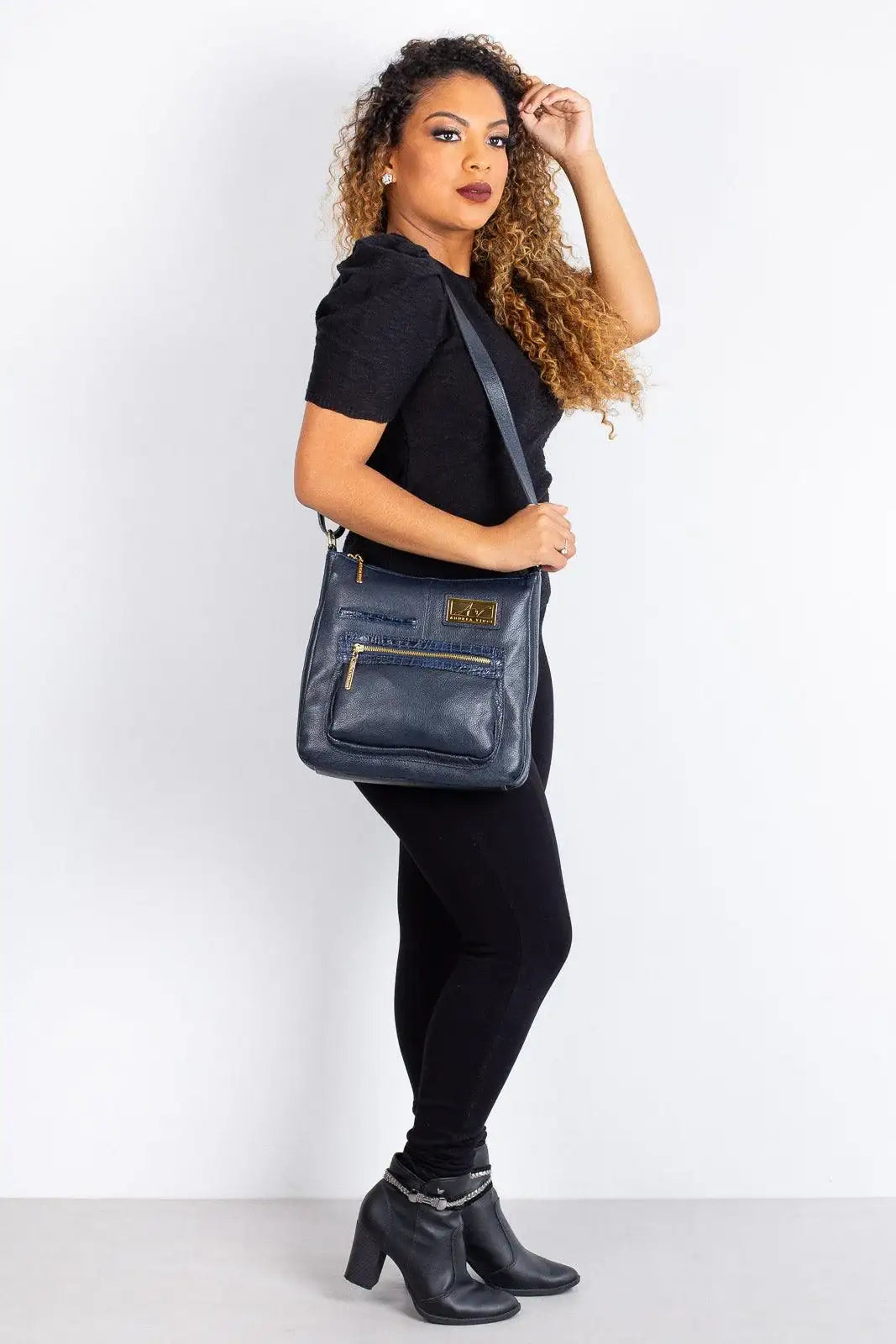 Bolsa tiracolo em couro liso Denise - Enluaze