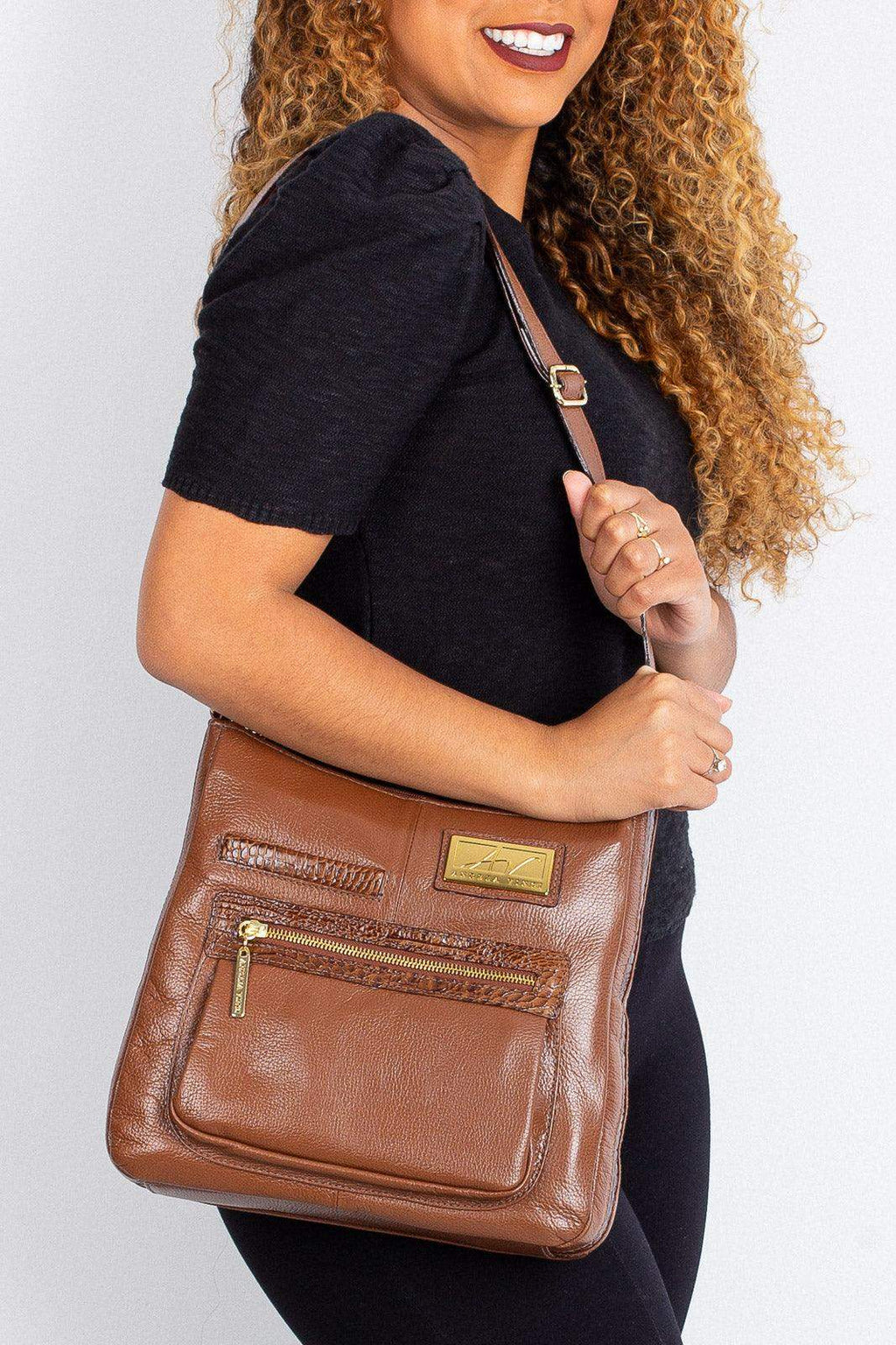 Bolsa tiracolo em couro liso Denise - Enluaze