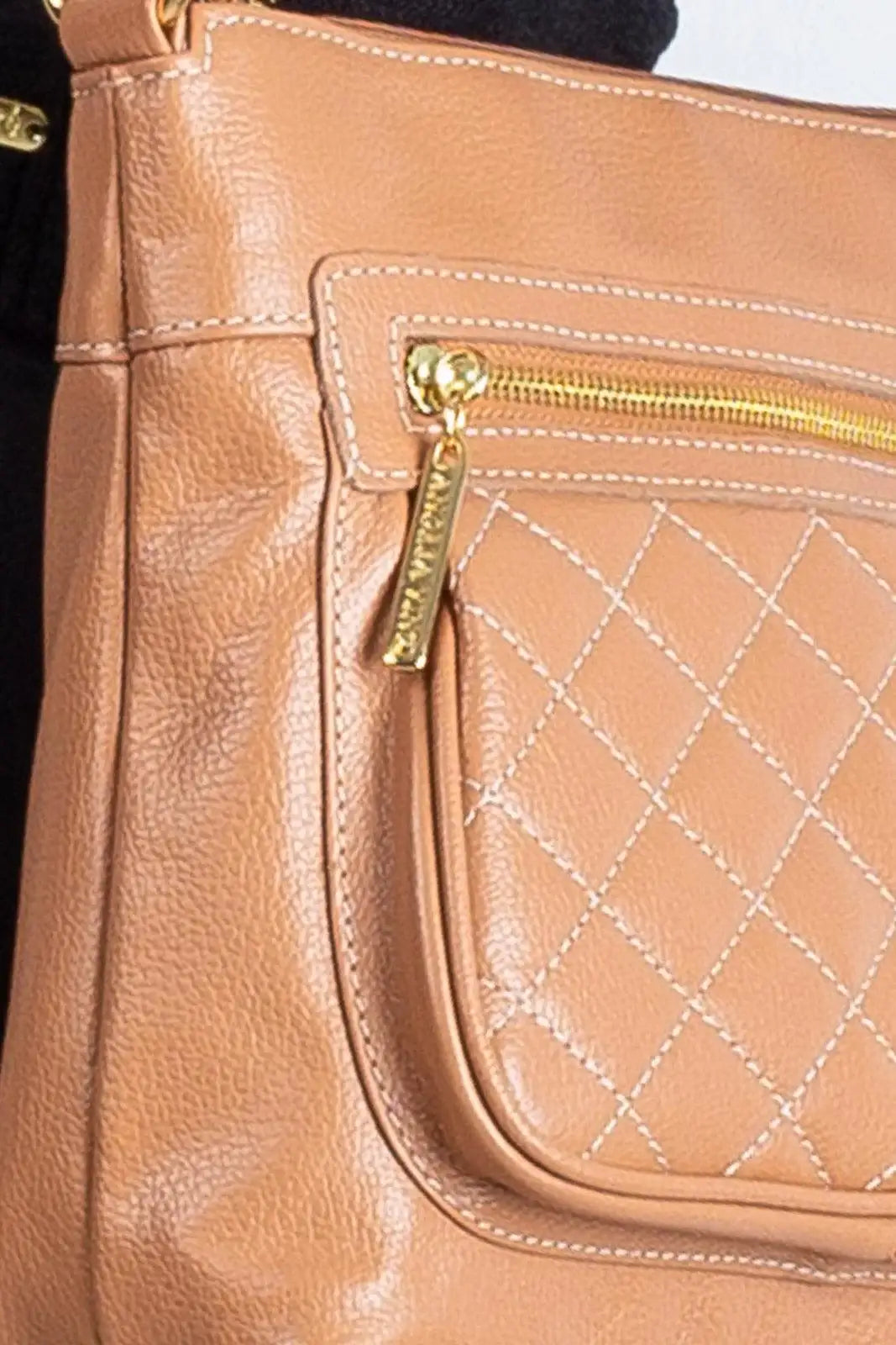 Bolsa transversal matelassê de couro liso Bia - Enluaze