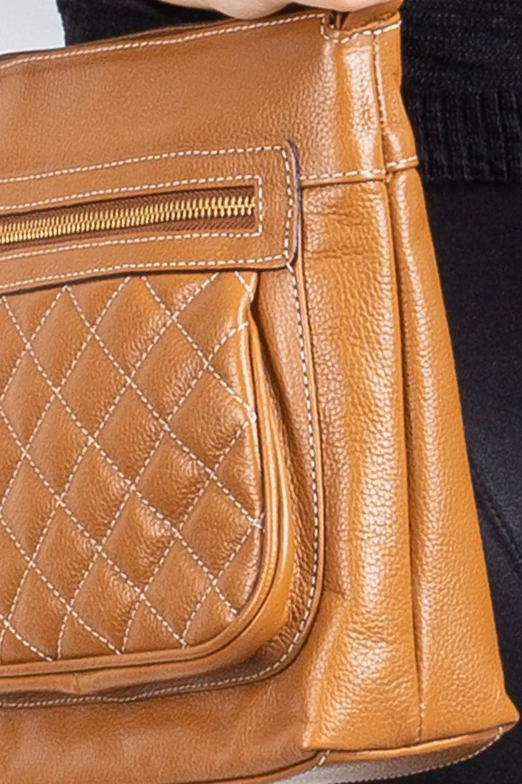 Bolsa transversal matelassê de couro liso Bia - Enluaze