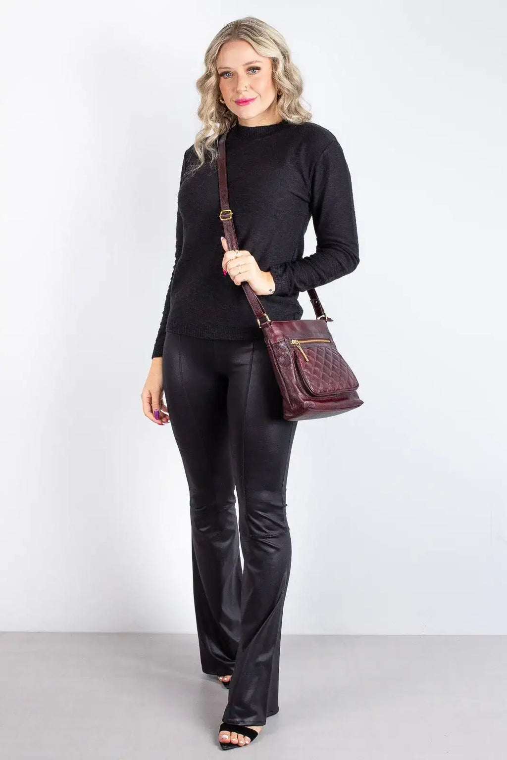 Bolsa transversal matelassê de couro liso Bia - Enluaze