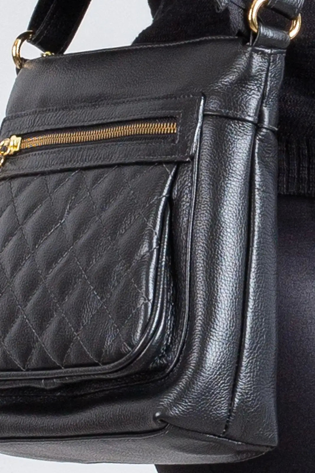 Bolsa transversal matelassê de couro liso Bia - Enluaze