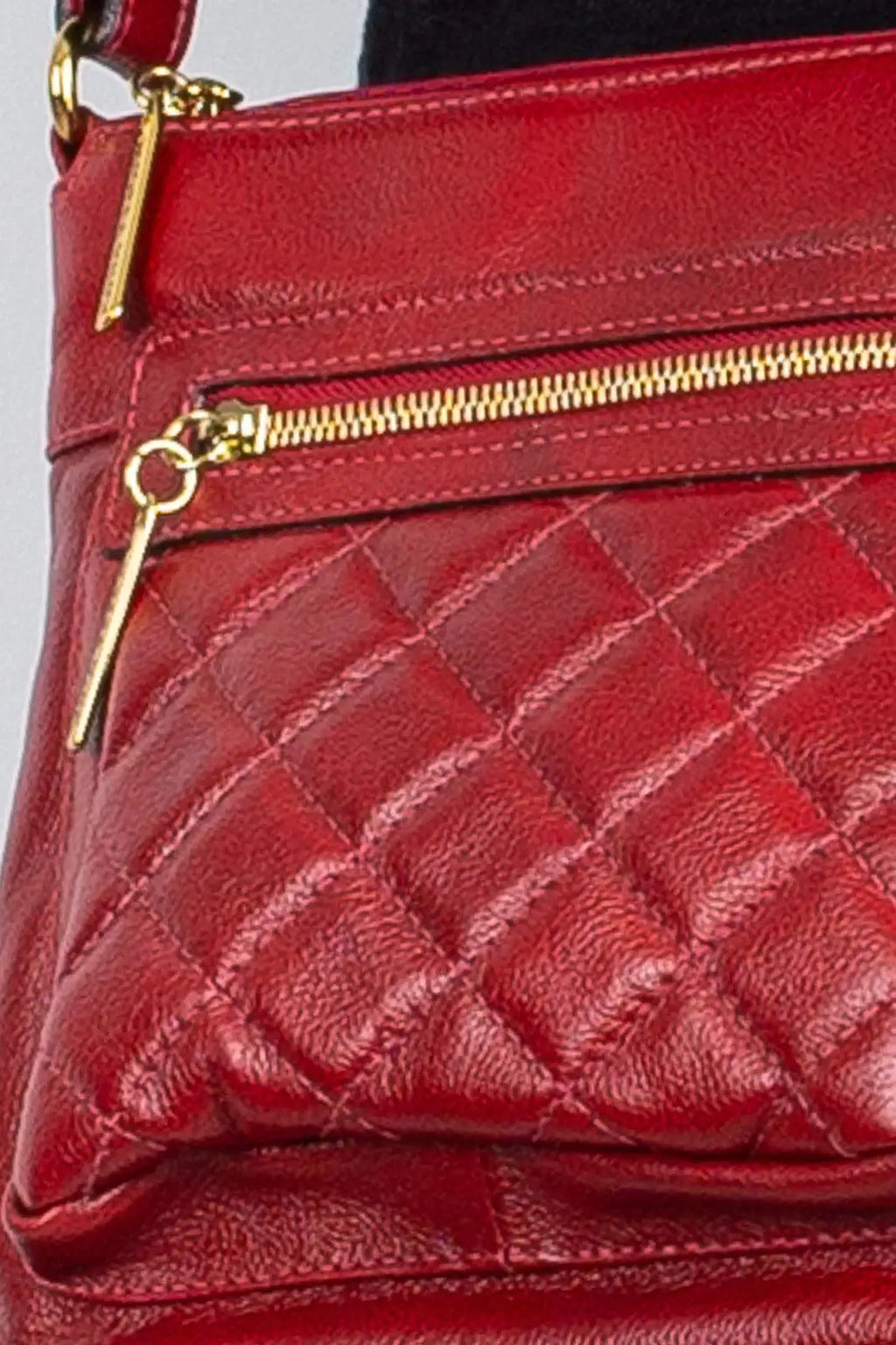 Bolsa transversal matelassê de couro liso Bia - Enluaze