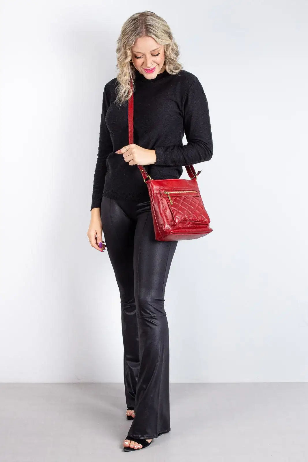 Bolsa transversal matelassê de couro liso Bia - Enluaze