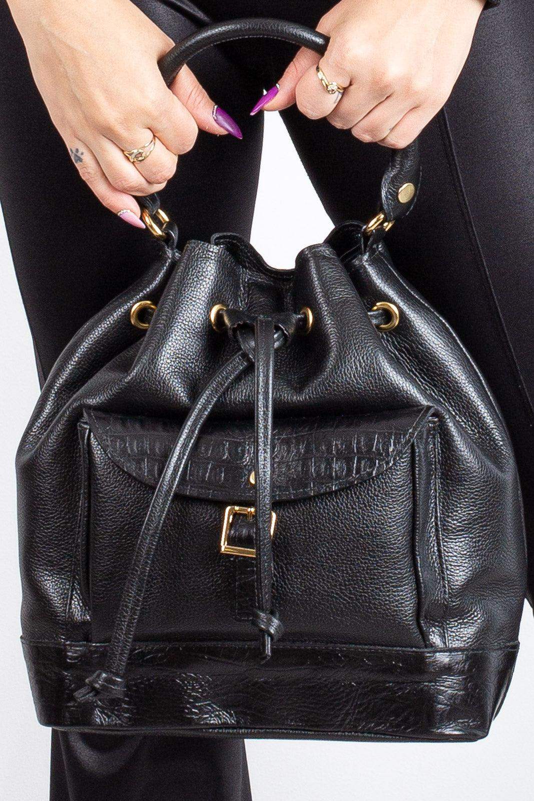 Bolsa saco em couro liso Natasha - Enluaze