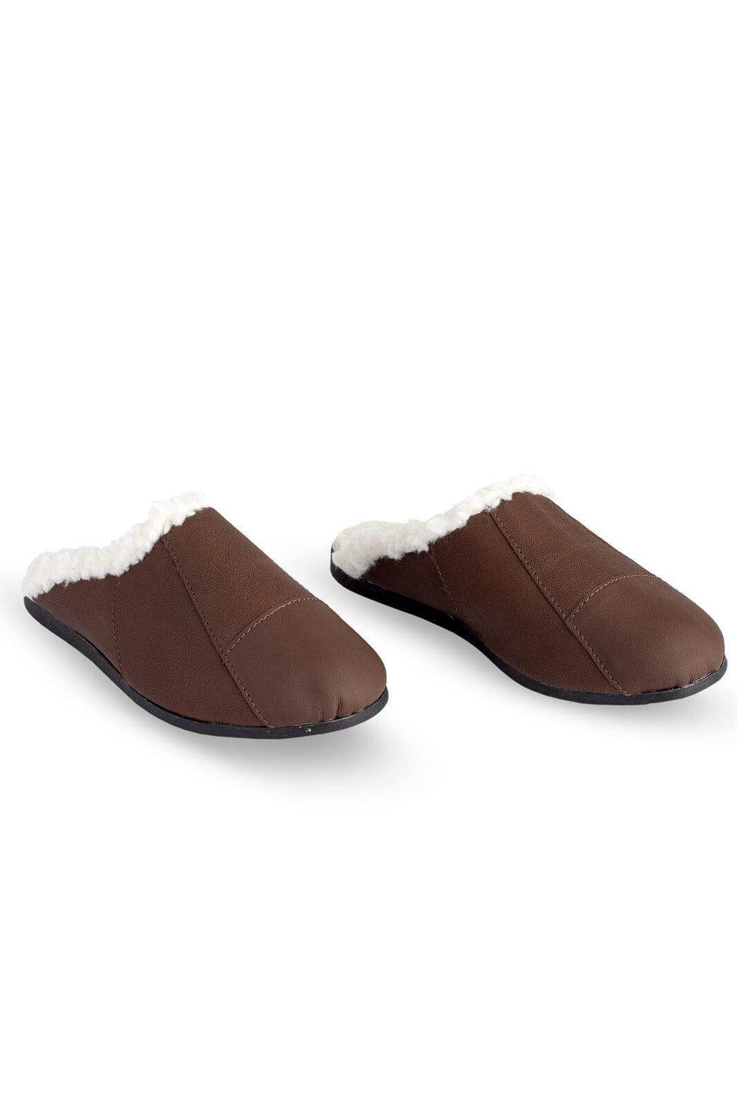 Chinelo pantufa em couro unissex forrada com pelo 6101 - Enluaze