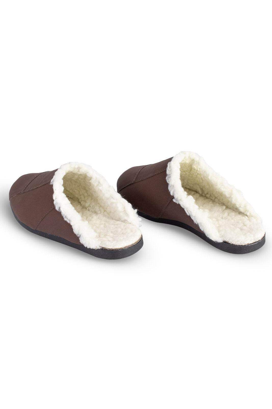 Chinelo pantufa em couro unissex forrada com pelo 6101 - Enluaze