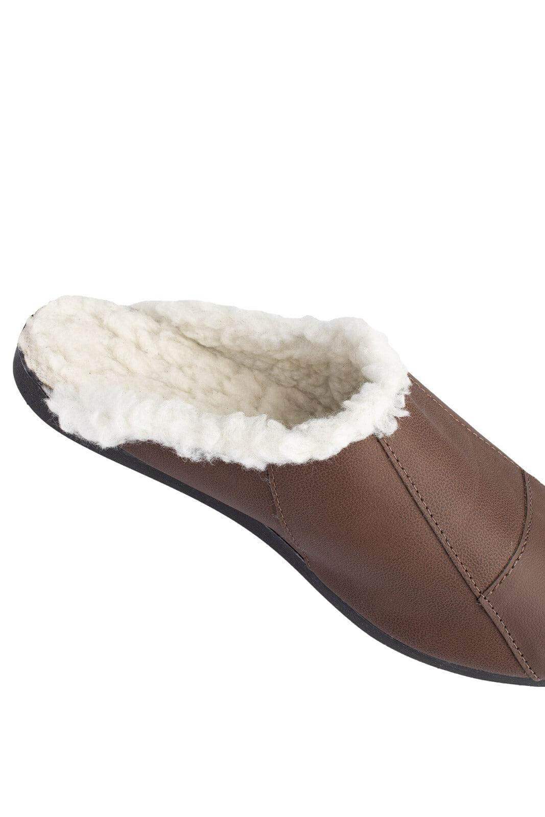 Chinelo pantufa em couro unissex forrada com pelo 6101 - Enluaze