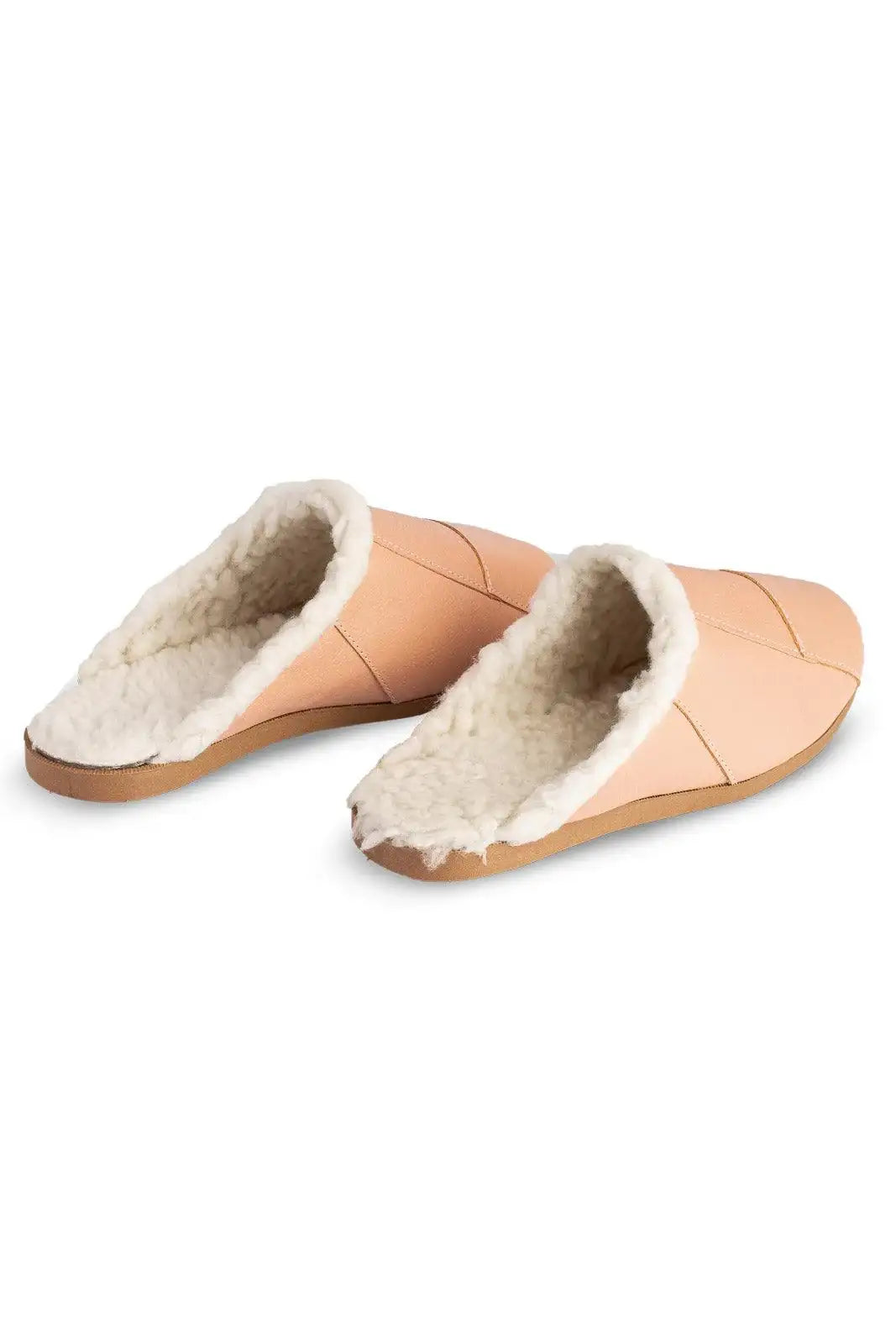 Chinelo pantufa em couro unissex forrada com pelo 6101 - Enluaze