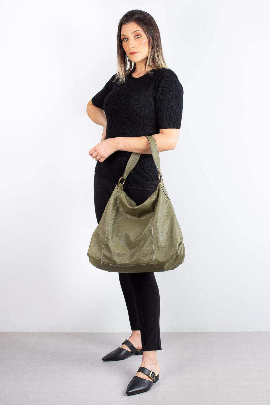 Bolsa saco grande de couro liso Cris - Enluaze