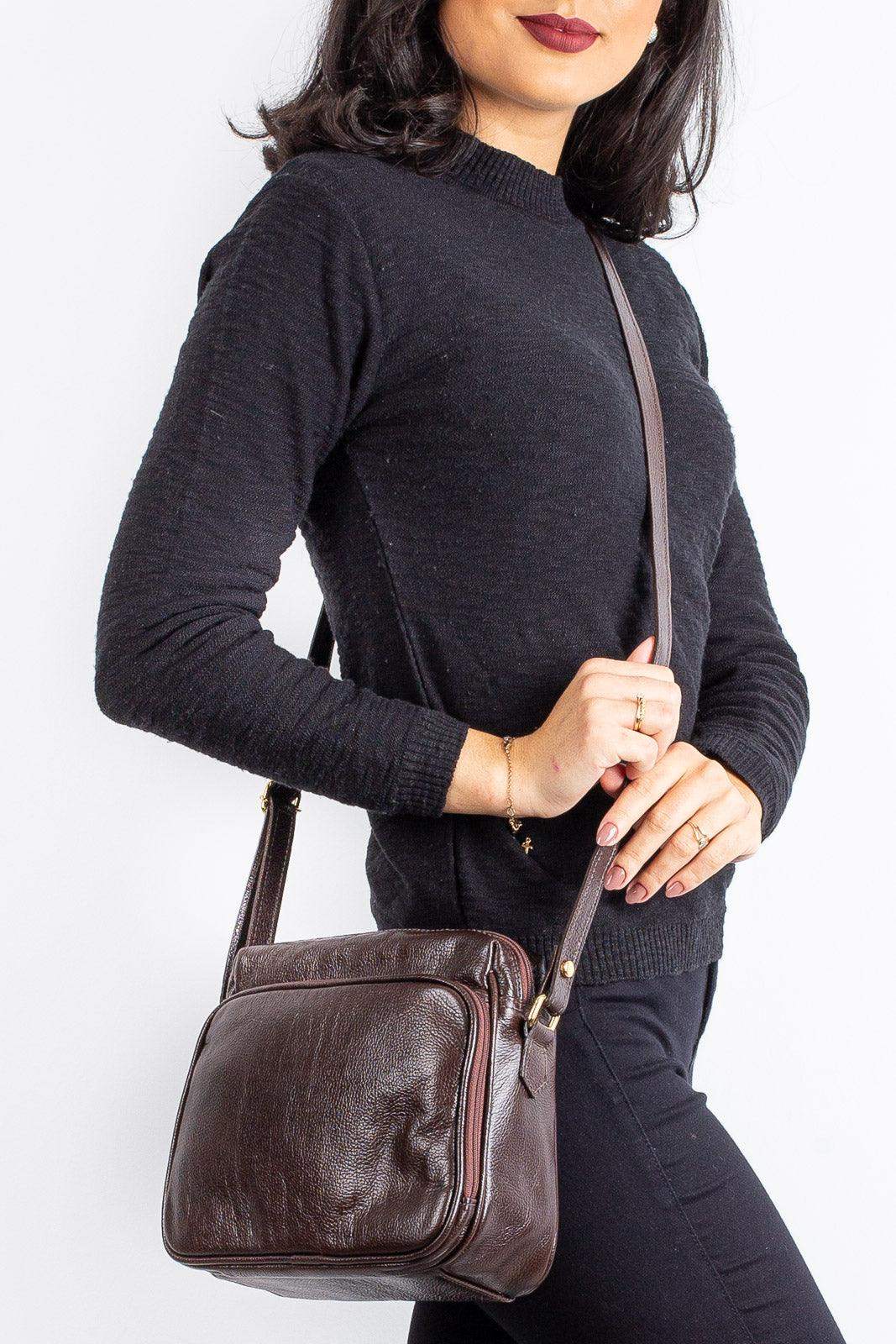 Bolsa de couro liso tiracolo com divisórias Rita - Enluaze