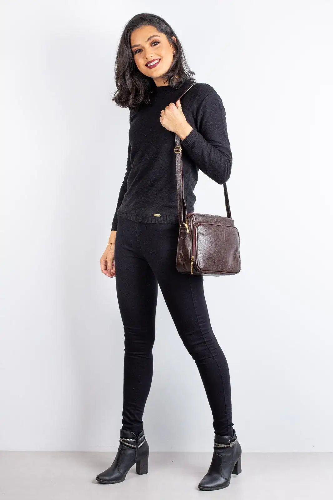 Bolsa de couro liso tiracolo com divisórias Rita - Enluaze