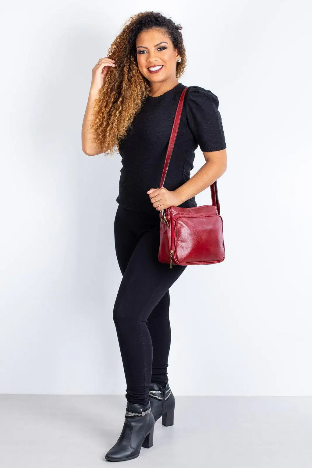 Bolsa de couro liso tiracolo com divisórias Rita - Enluaze