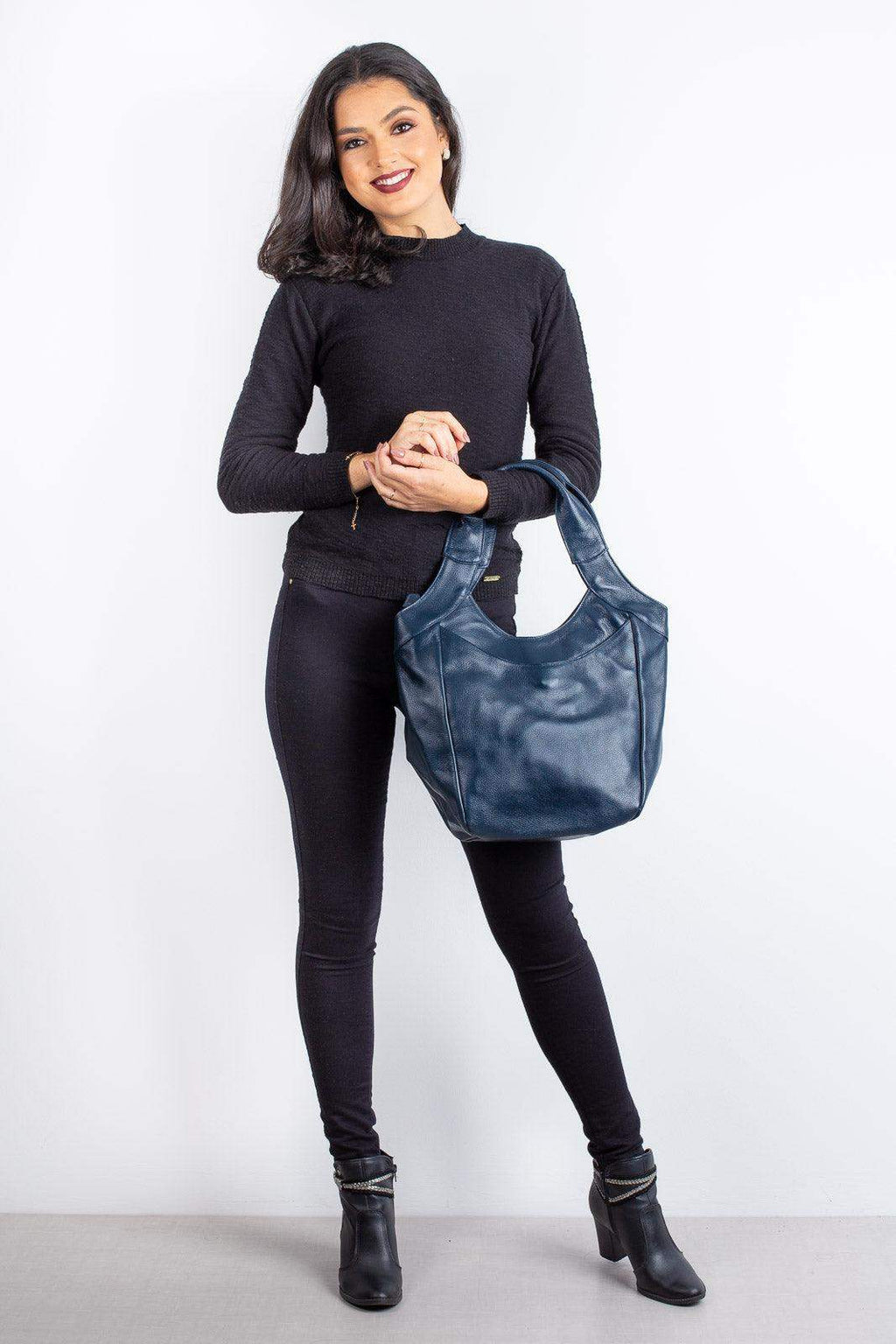 Bolsa saco grande de couro liso Cíntia - Enluaze