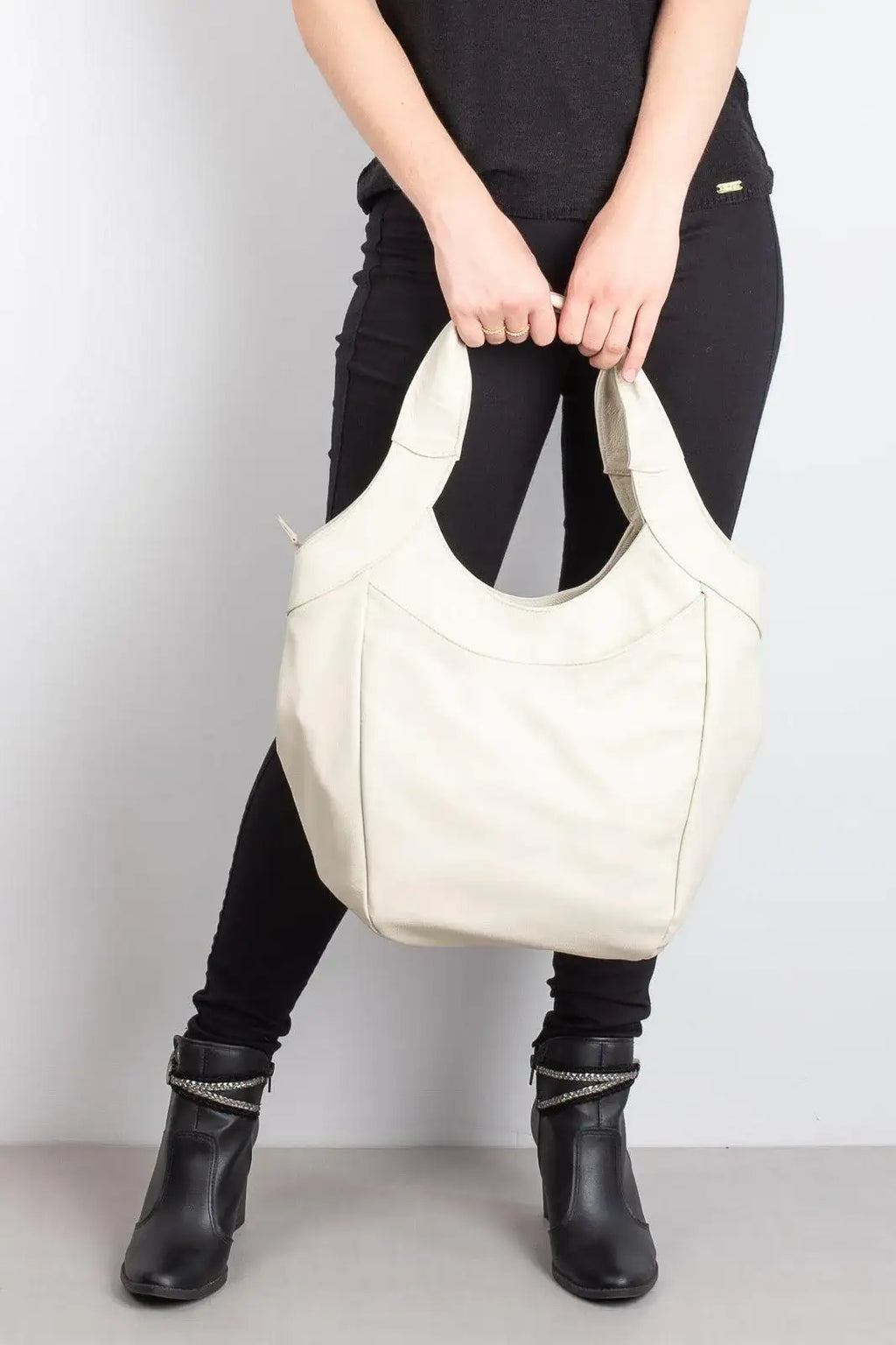 Bolsa saco grande de couro liso Cíntia - Enluaze