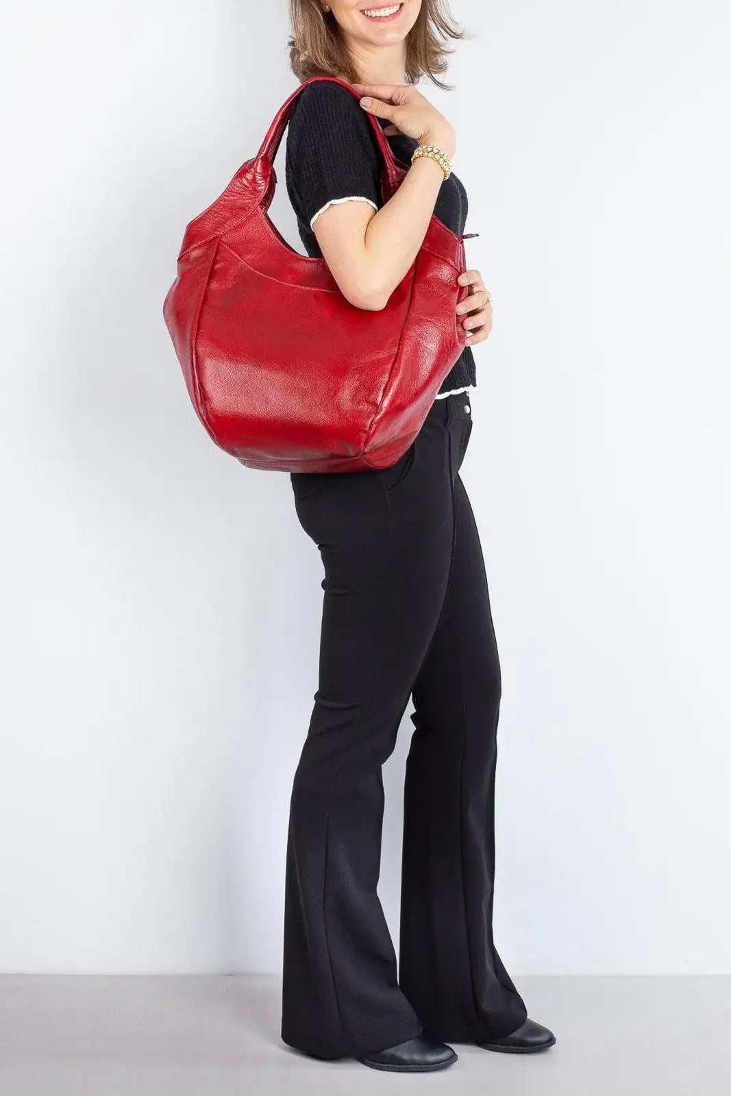 Bolsa saco grande de couro liso Cíntia - Enluaze