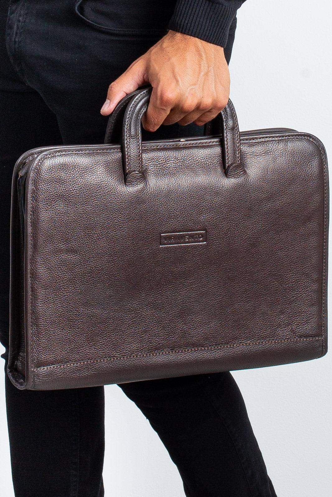 Pasta envelope de couro com alça Docs - Enluaze