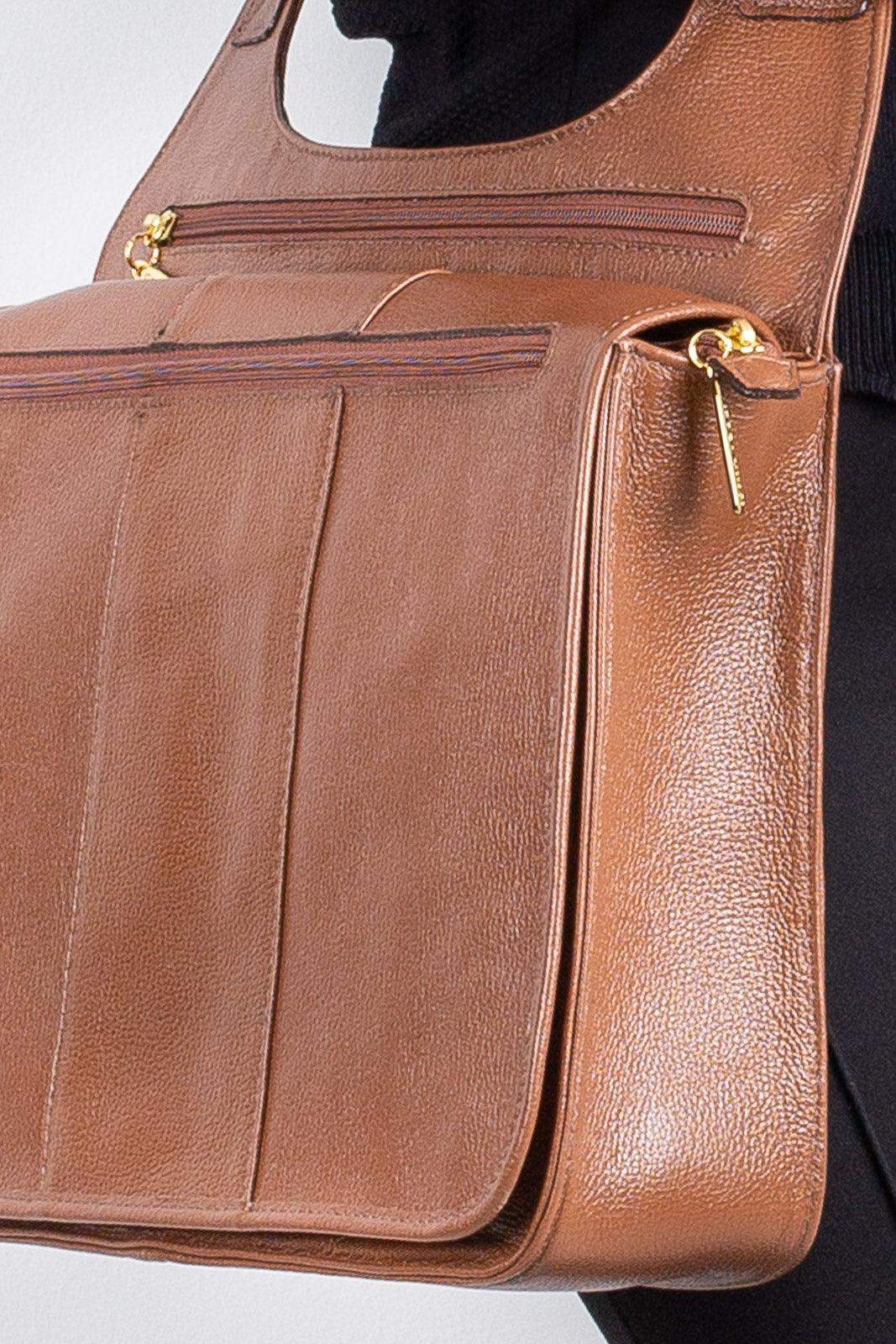 Pasta carteiro de couro liso Jéssica - Enluaze