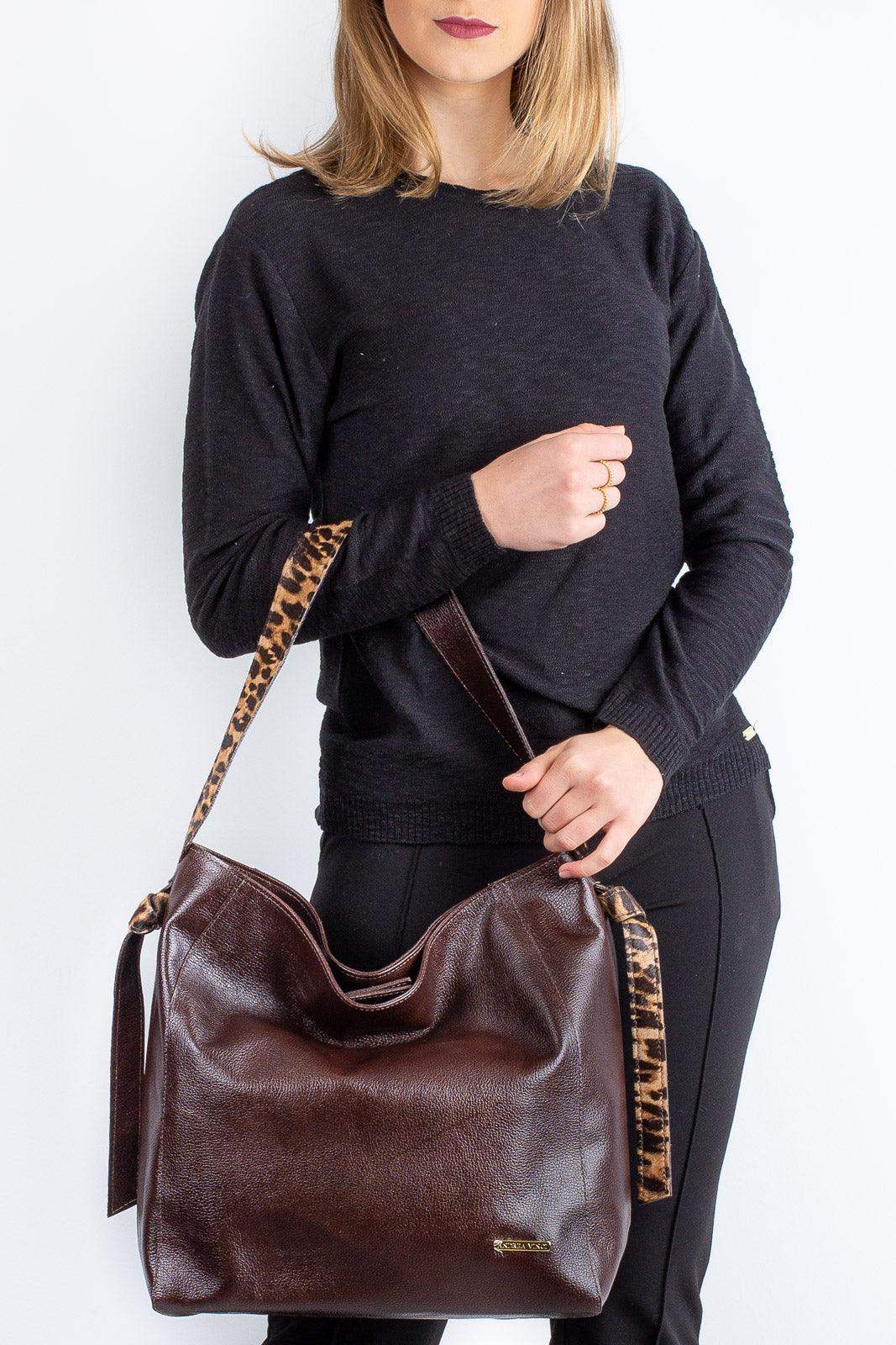 Bolsa sacola de ombro em couro estampado Mara - Enluaze