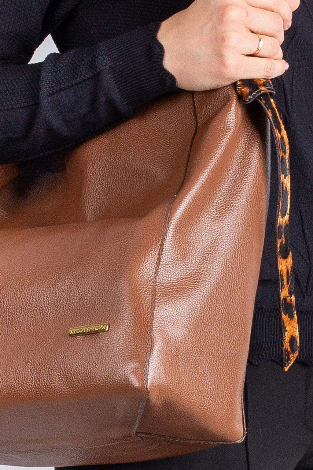 Bolsa sacola de ombro em couro estampado Mara - Enluaze