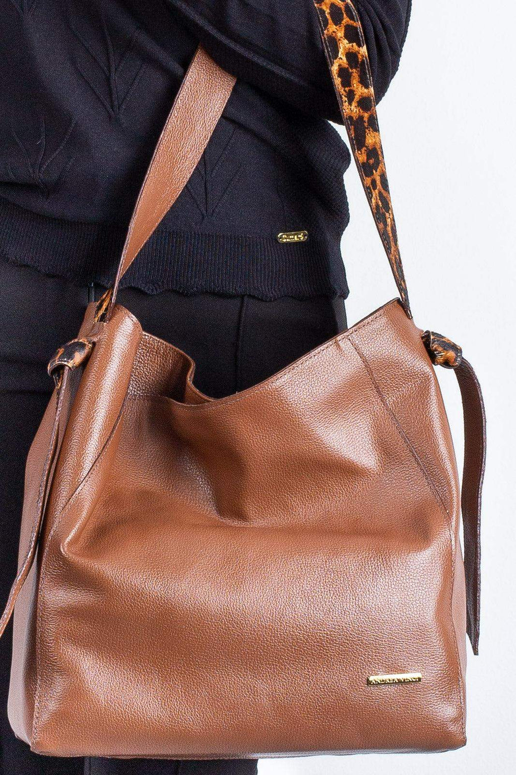 Bolsa sacola de ombro em couro estampado Mara - Enluaze