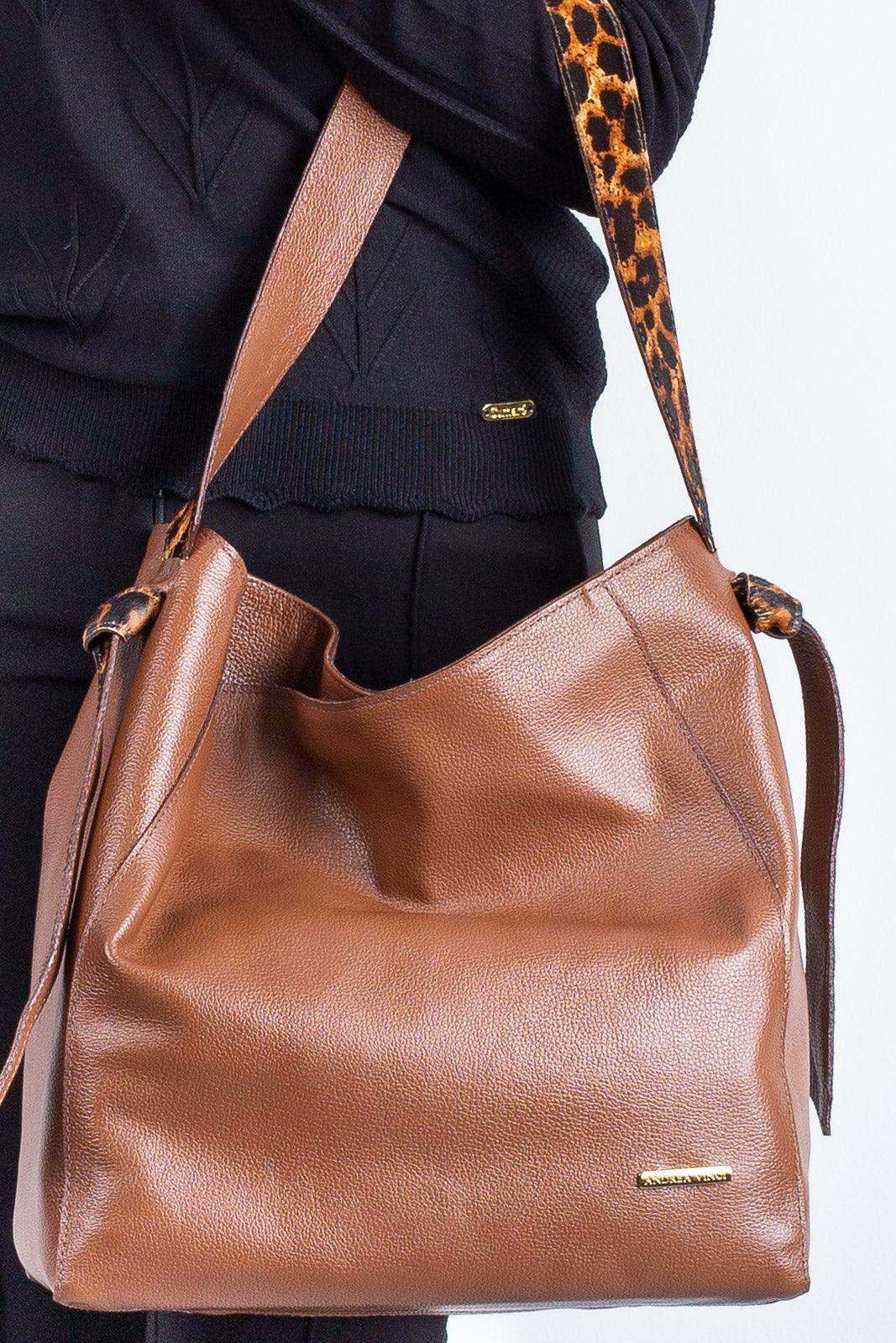 Bolsa sacola de ombro em couro estampado Mara - Enluaze