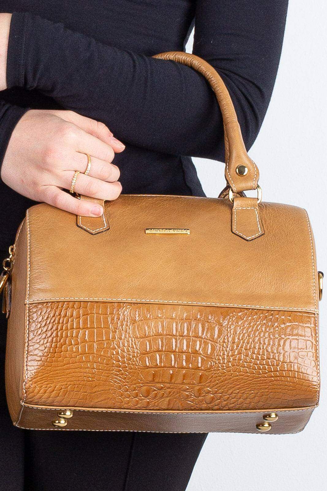 Bolsa baú de mão em couro liso Sthefani - Enluaze