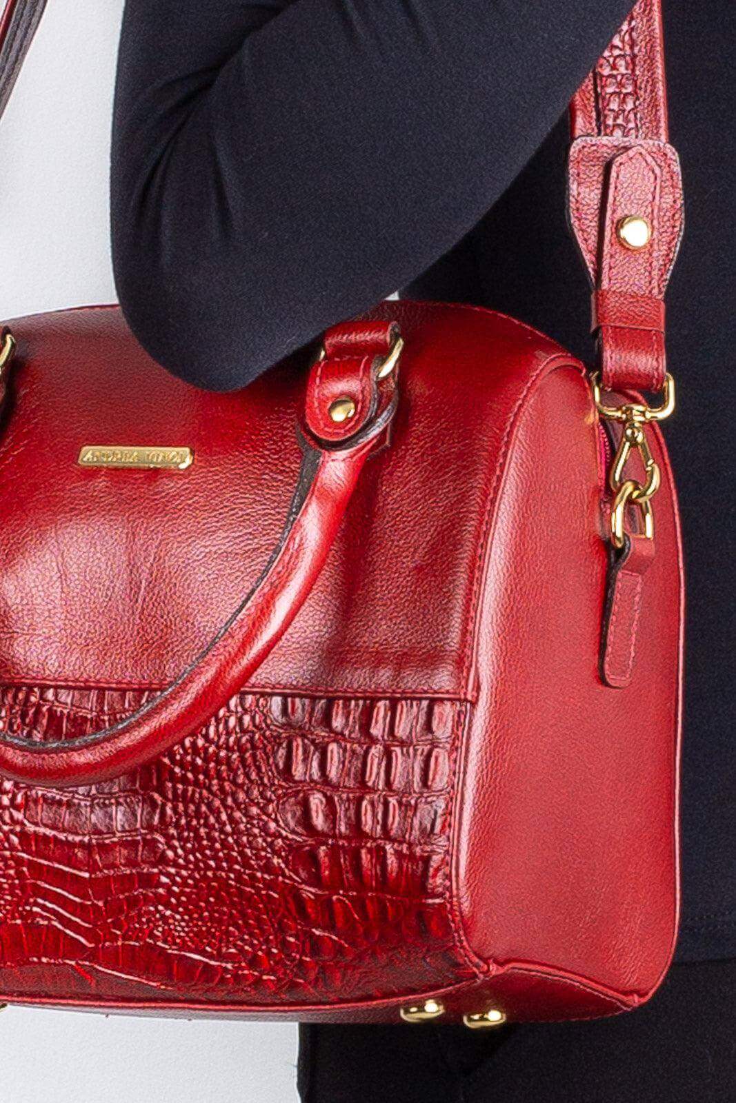 Bolsa baú de mão em couro liso Sthefani - Enluaze