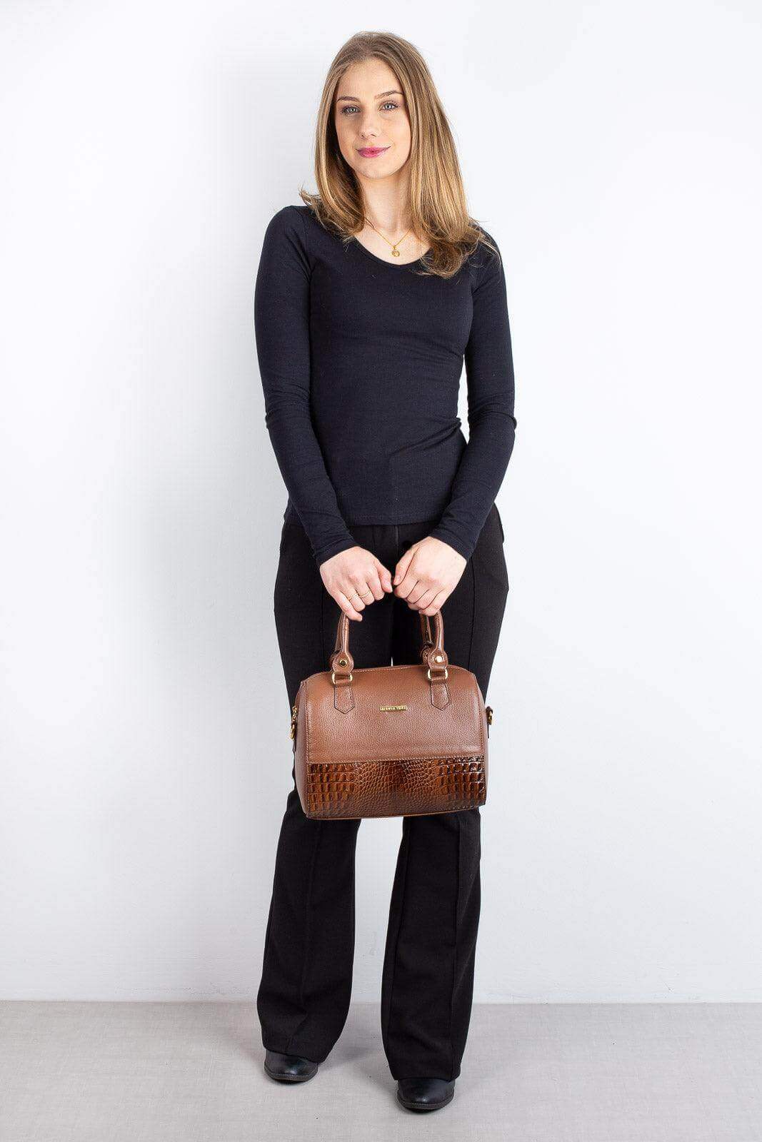 Bolsa baú de mão em couro liso Sthefani - Enluaze