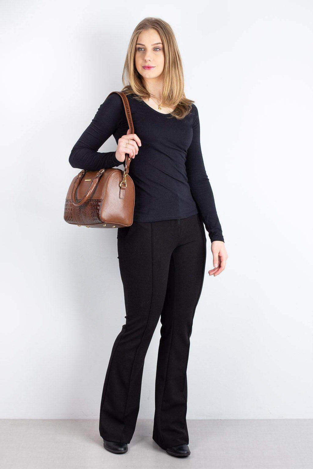 Bolsa baú de mão em couro liso Sthefani - Enluaze