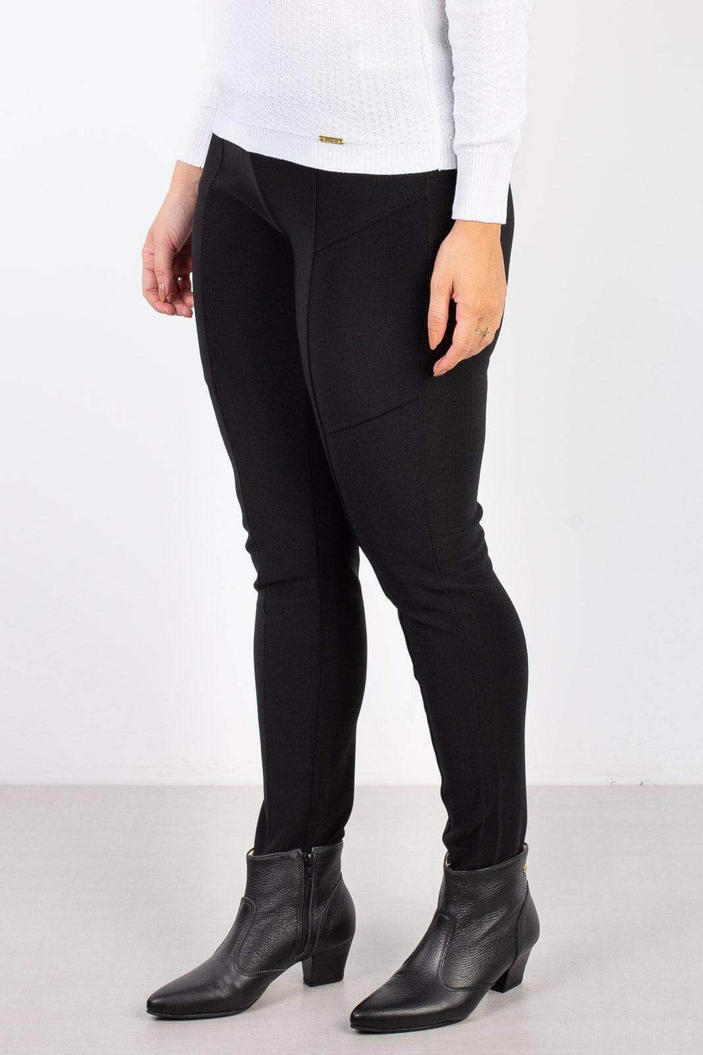 Bota cano curto com salto 7566 - Enluaze